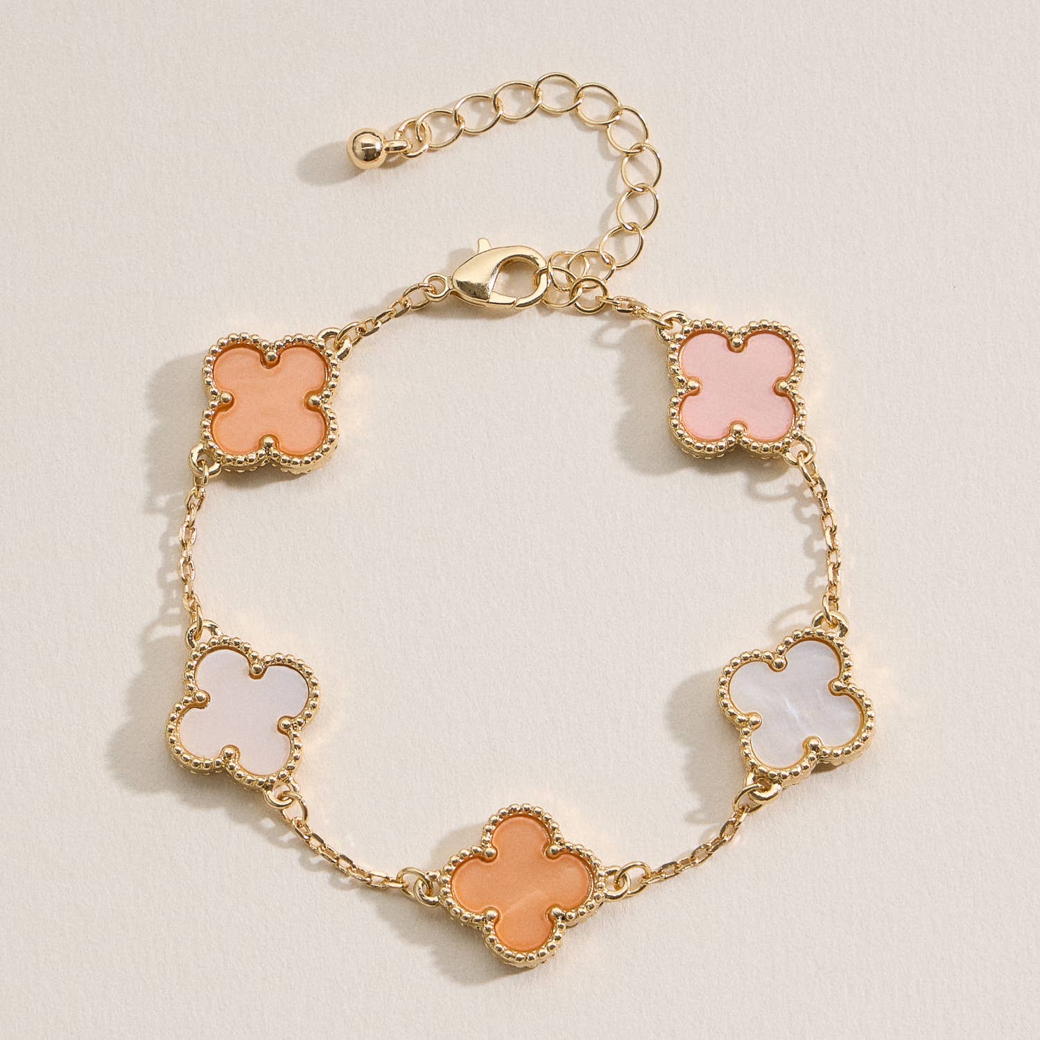 Colorful Shell Charm Bracelet with Gold Detailing: Beige / One / 5SB21068